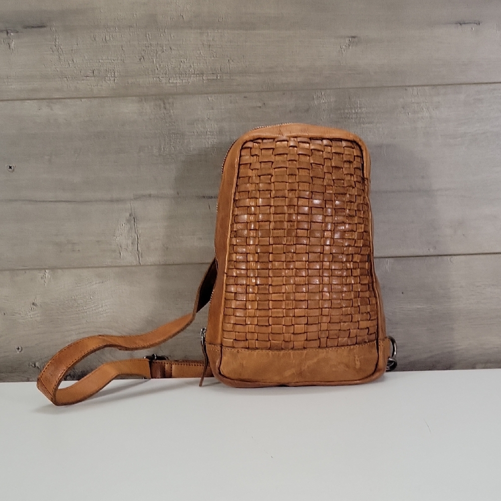 Vilenca Holland Woven Leather Sling Bag - Tan